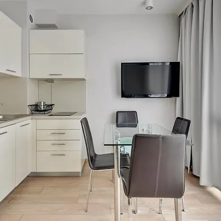 Sunrise Apartments Close To The Beach & By Noclegi Renters-2